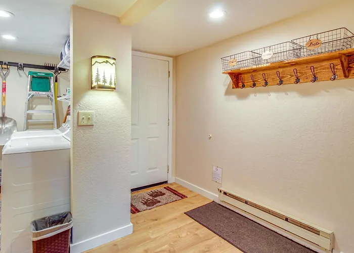 Holiday home Pinetop Golf & W/ Spacious Patio