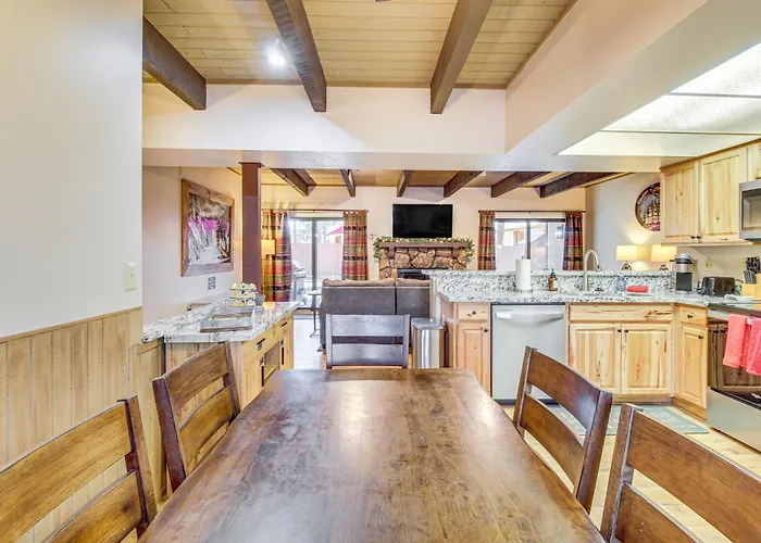 Pinetop Golf & W/ Spacious Patio