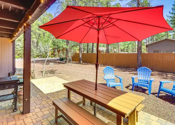 Holiday home Pinetop Golf & W/ Spacious Patio *