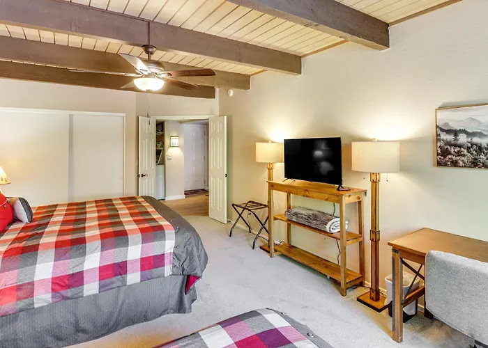 Pinetop Golf & W/ Spacious Patio Holiday home Indian Pine